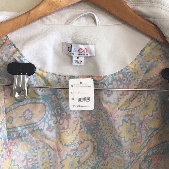 D & Co. Women’s Off White Leather Jacket - Medium NWT - Picture 4 of 7